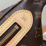  shoulder bag close-up of hardware and finish 11