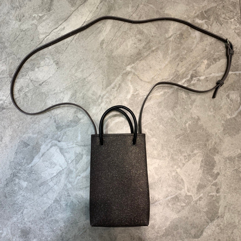 Sleek Faux Leather Handbag - Versatile Everyday Design | Women's Premium Handbag #994 - hardware and detail close-up (image 5) of designer-inspired handbag