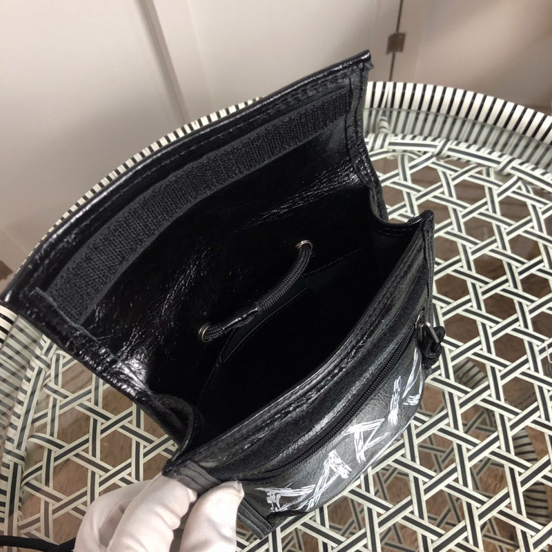 Close-up detail of signature statement women's handbag – women's designer-style accessory