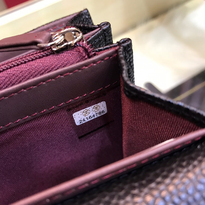 Zivas Charm Elevated Essentials Everyday Handbag (Timeless Wardrobe Addition) – Lifestyle Shot