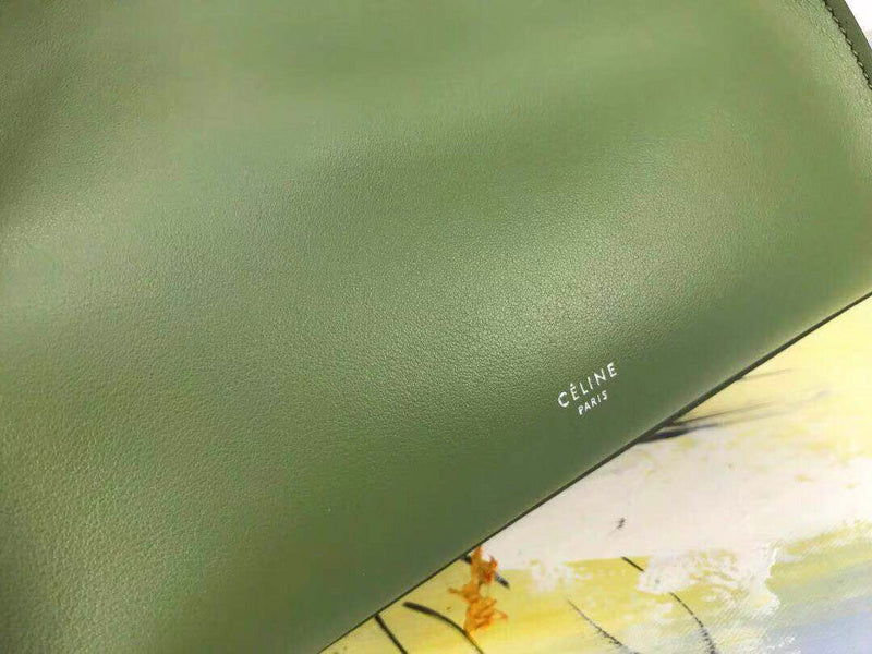 Handle and strap detail of refined modern women's handbag – women's statement bag