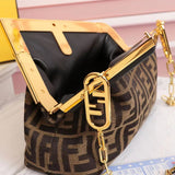 Ziva's Charm handbag – close-up view (Standard Size)