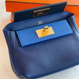  tote bag interior and compartment view 9