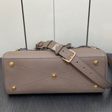  tailored tote bag styled with outfit 18