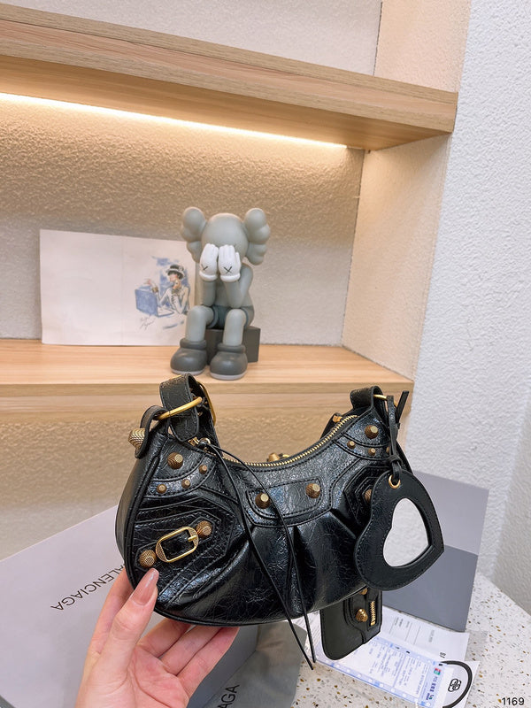 Ziva's Charm handbag – interior view (one versatile size)