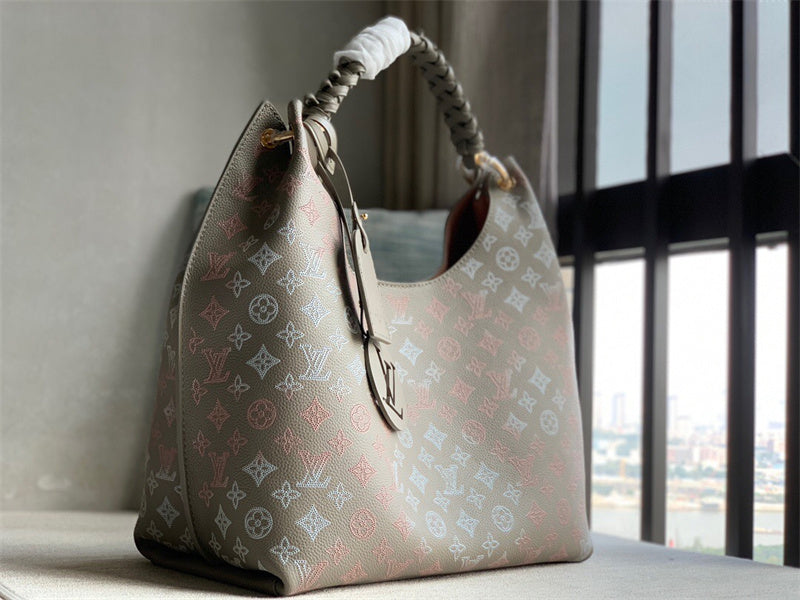  elegant shoulder bag detail view showing craftsmanship 8