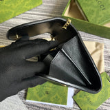 Side profile of modern polished women's handbag – women's designer-style accessory