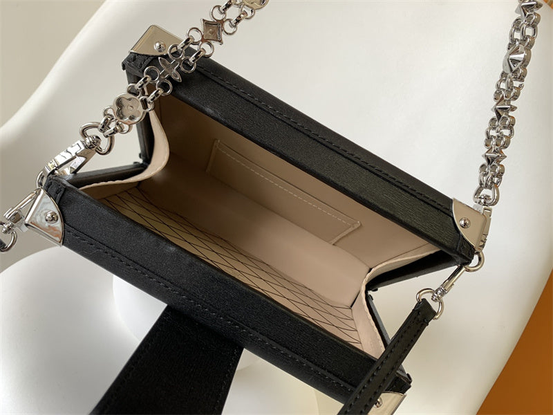  satchel interior and compartment view 9