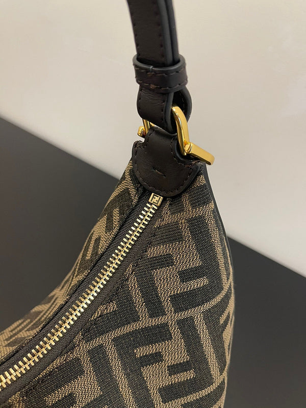 Ziva's Charm handbag – interior view (29cm*24.5cm*10cm)