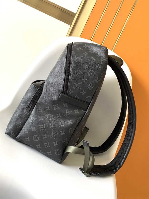  top-handle bag interior and compartment view