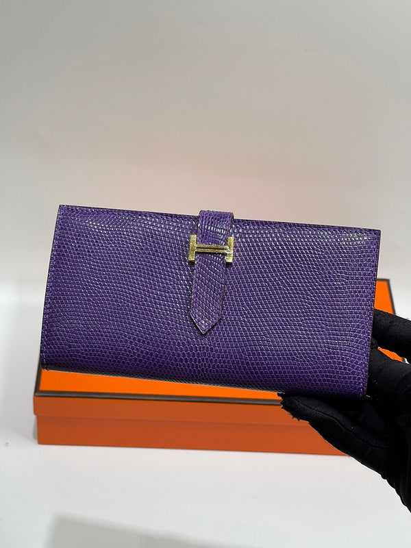 Side view of effortless structured handbag
