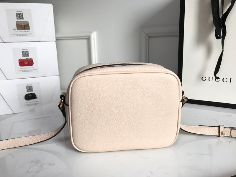 Handle and strap detail of everyday-luxe structured women's handbag – women's everyday handbag