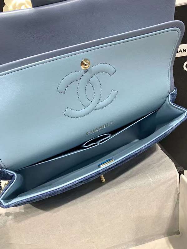 Zivas Charm Refined Everyday Style Luxury Handbag (Polished Everyday Piece) – Close-Up Detail