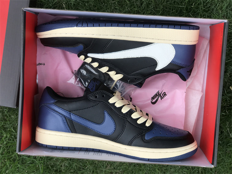 Nike fresh white-and-black luxury sneakers view 10 streetwear statement look