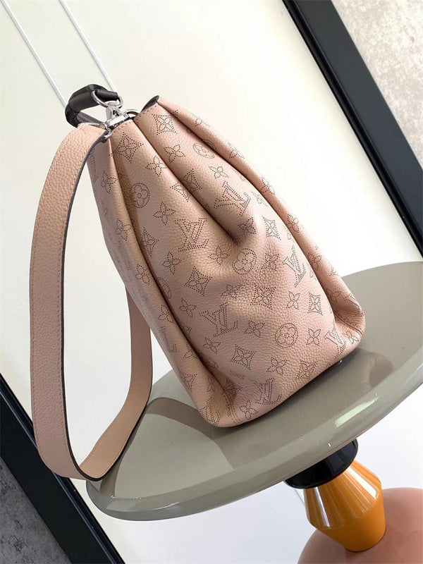  timeless top-handle bag detail view showing craftsmanship 14