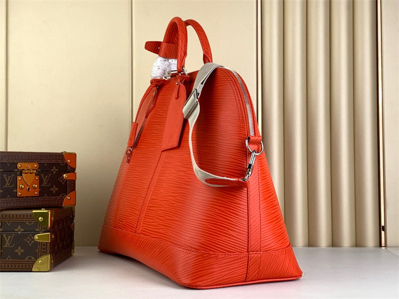  shoulder bag interior and compartment view 9