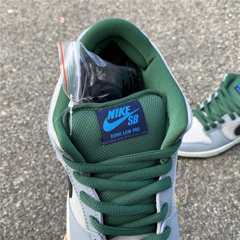 Nike Men's & Women's Luxury Fashion Trainers — Style 042 detail view