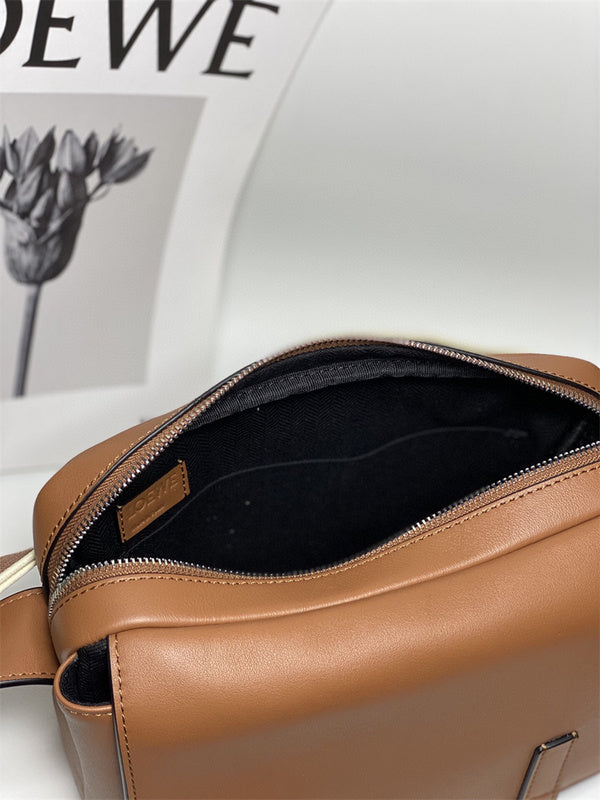 Ziva's Charm handbag – product shot (23cm*18cm*9cm)