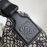 Ziva's Charm handbag – carry view (21cm*17cm*12.5cm)