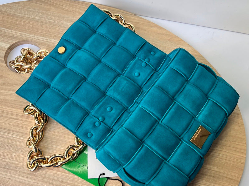 Chic Vegan Leather Handbag - Everyday Elegance | Women's Premium Handbag #1654 - hardware and detail close-up (image 5) of designer-inspired handbag