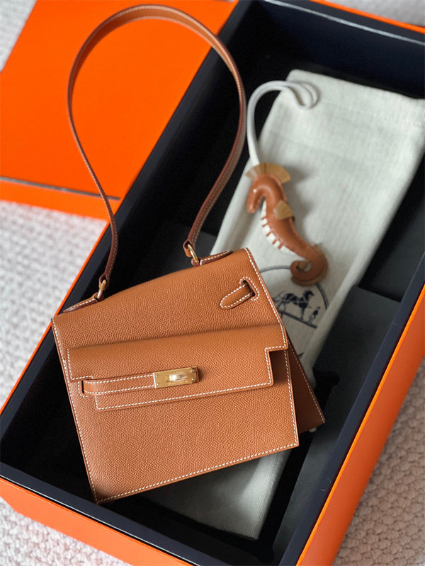 Everyday-Ready bag shown from front angle