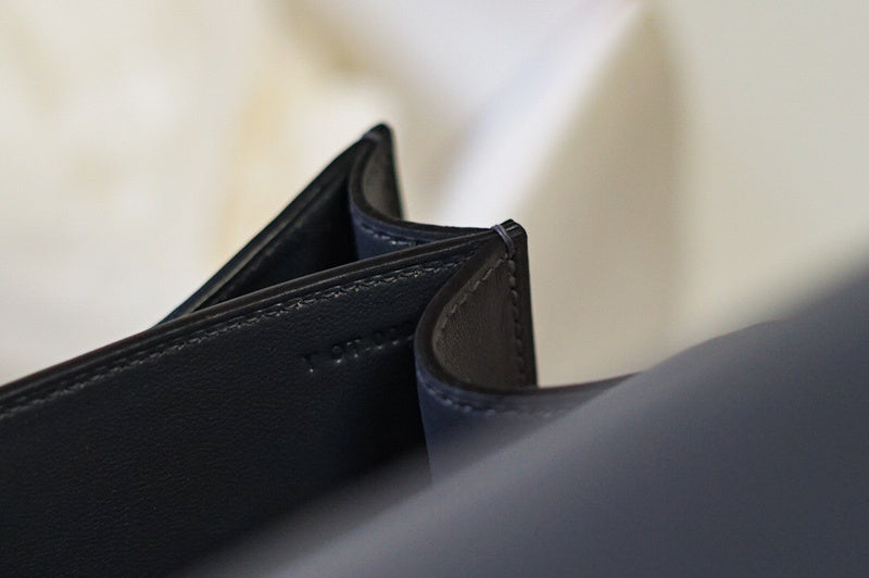 Effortless handbag styled for everyday wear