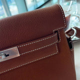  sophisticated shopper bag styled with outfit 12
