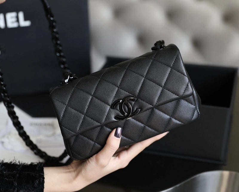  women's handbag, versatile design, view 1