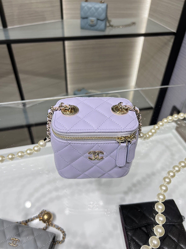  handbag, compact everyday style, image 2
