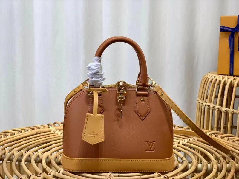 Side profile of chic statement women's handbag – women's everyday handbag