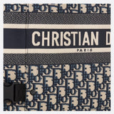 Handle and strap detail of everyday-luxe premium women's handbag – women's luxury accessory