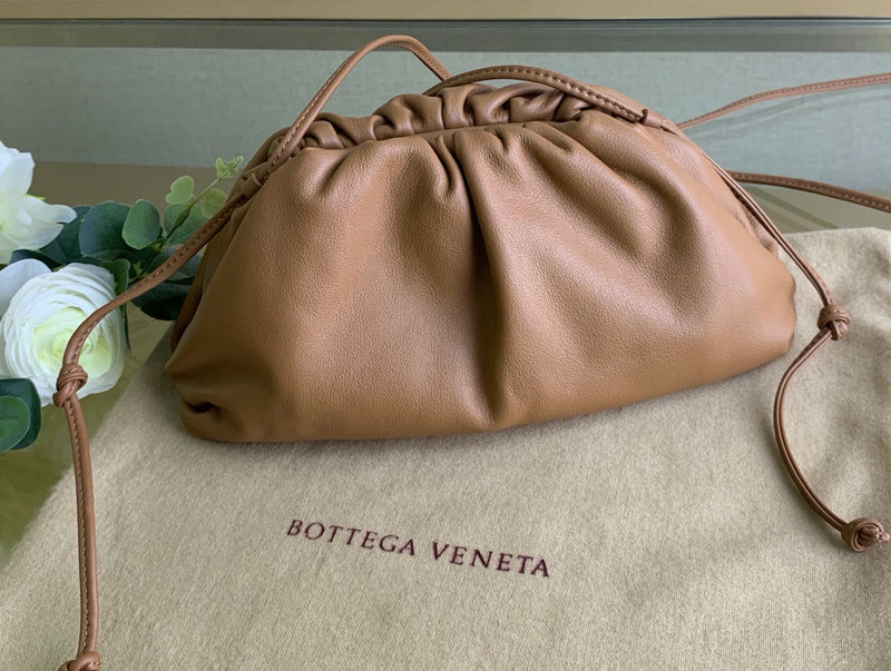 Chic Vegan Leather Handbag - Everyday Elegance | Women's Everyday Carry Handbag #1740 - texture close-up (image 9) of designer-inspired handbag