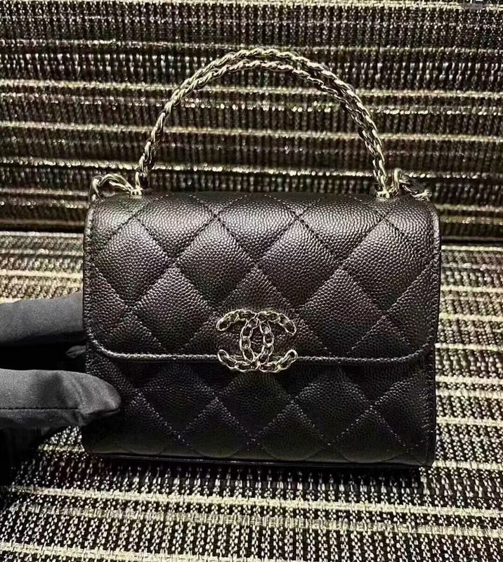  women's handbag, versatile design, view 1
