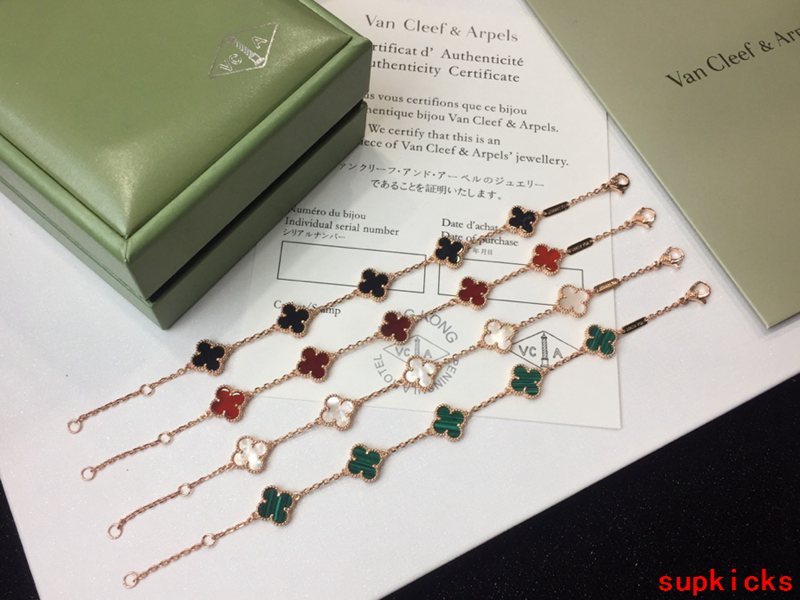 Close-up detail view of Van Cleef & Arpels unisex jewelry piece