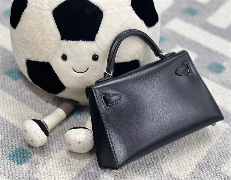 Graceful top-handle bag front view 7