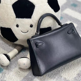  Graceful top-handle bag front view 7