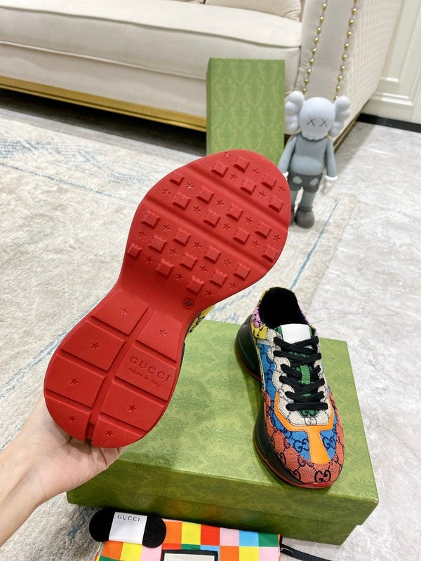 Side profile of Gucci clean off-white sneakers chunky sole construction