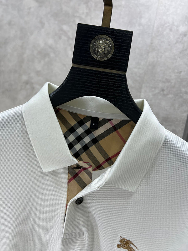 Three-quarter angle view of Burberry luxury piece style No.390