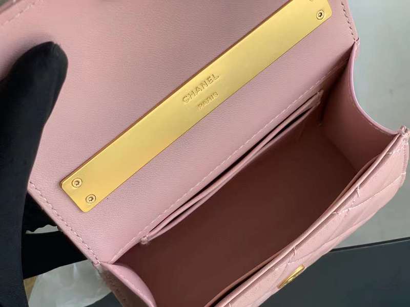 Zivas Charm Timeless Appeal Everyday Handbag (Statement-Ready Design) – Close-Up Detail
