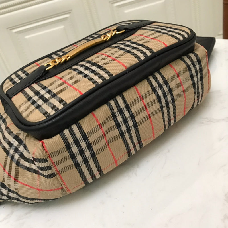 Ziva's Charm handbag – carry view (one versatile size)