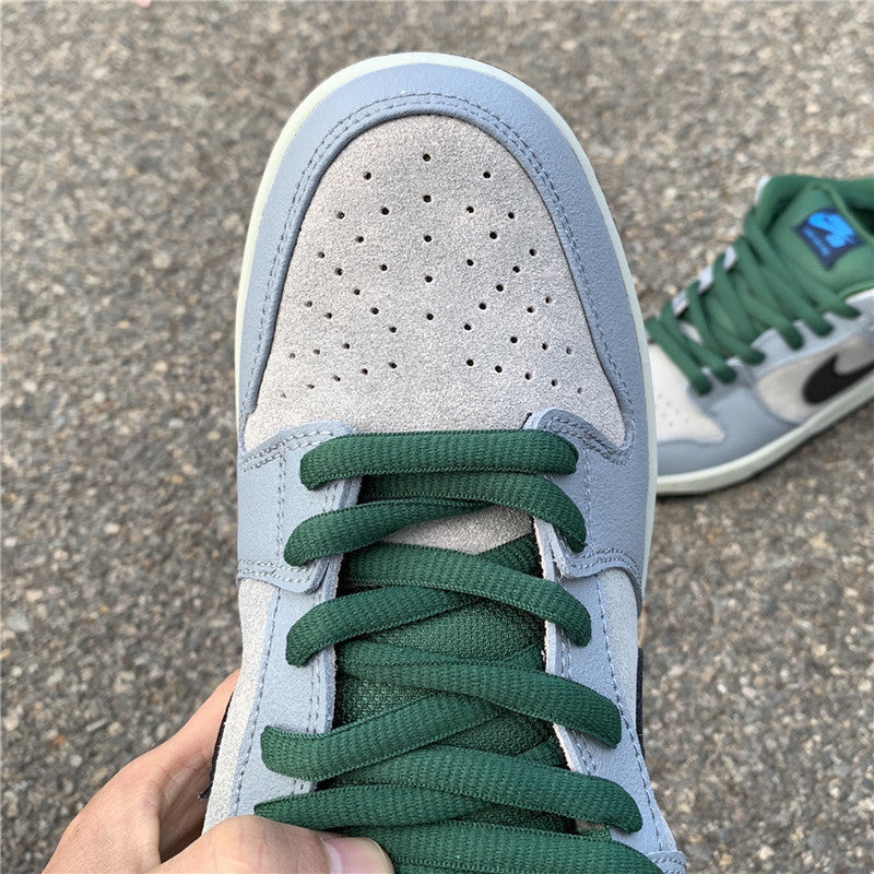 Nike Men's & Women's Luxury Fashion Trainers — Style 042 interior view
