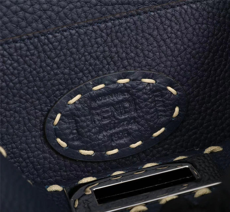 Ziva's Charm handbag – detail view (Standard Size)