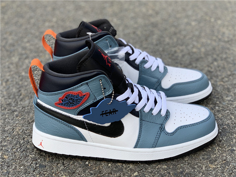 Nike Men's & Women's Premium Low-Top Trainers — Style 001 back view