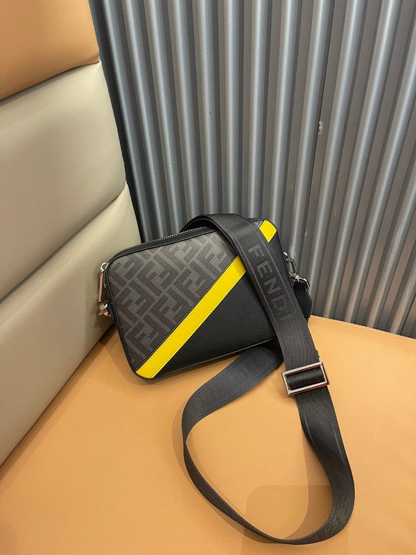 Ziva's Charm handbag – carry view (22cm*15cm*5cm)