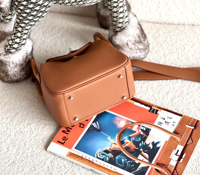  Contemporary shoulder bag carried on shoulder