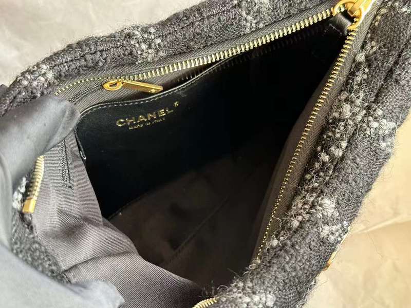 Zivas Charm Classic Sensibility Everyday Handbag (Elevated Daily Companion) – Lifestyle Shot