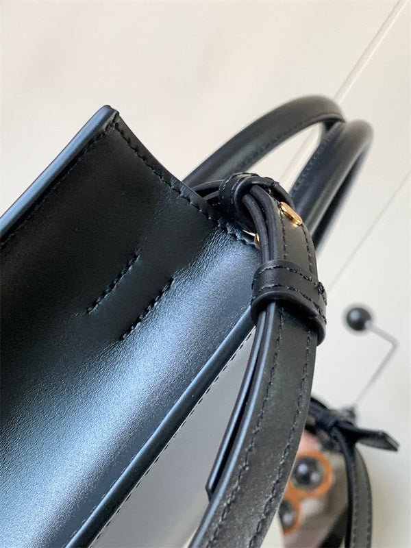 Ziva's Charm handbag – close-up view (36cm*28cm*7cm)