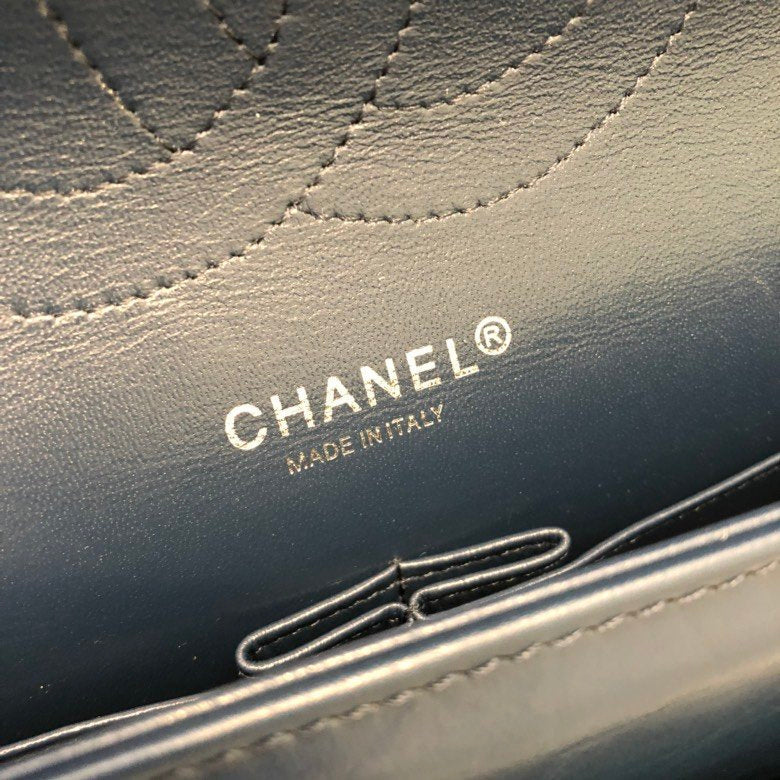  handbag, spacious everyday style, image 4