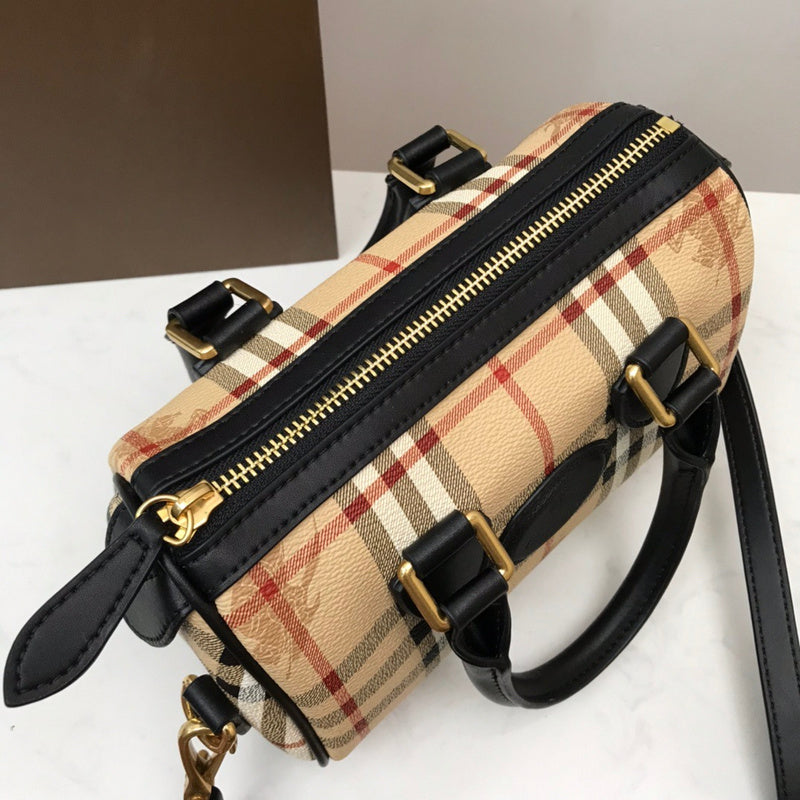 Ziva's Charm handbag – carry view (one versatile size)