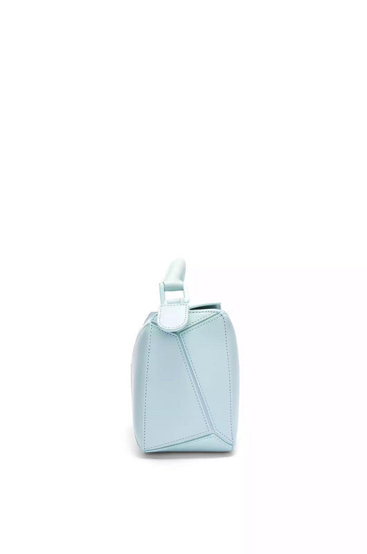 Ziva's Charm handbag – detail view (24cm*16cm*10cm)